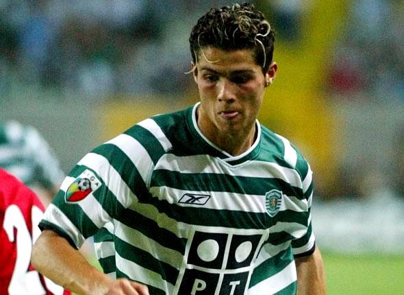 cristiano ronaldo lors de son tout premier grand match à 17 ans seulement